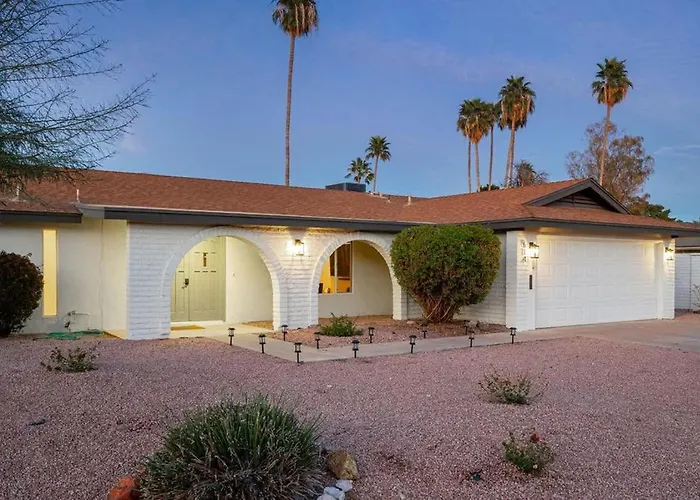 Coastal Retreat - Festive Deck With Pool & Bar * Tempe